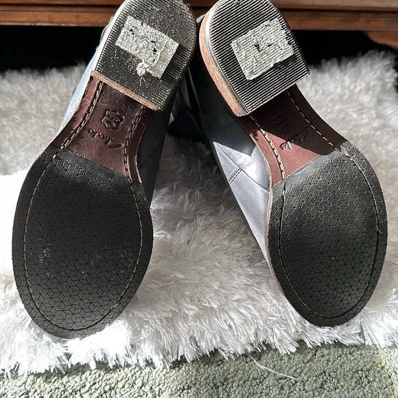 Boots by Clark’s - Picture 4 of 5